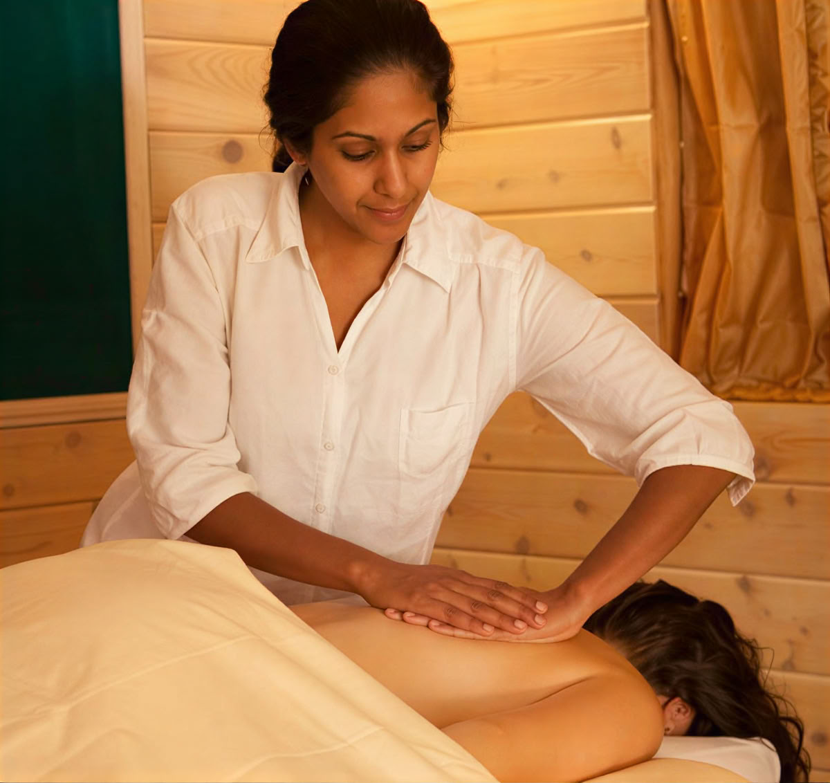 Ayurvedinen hieronnan elvytysretriitti