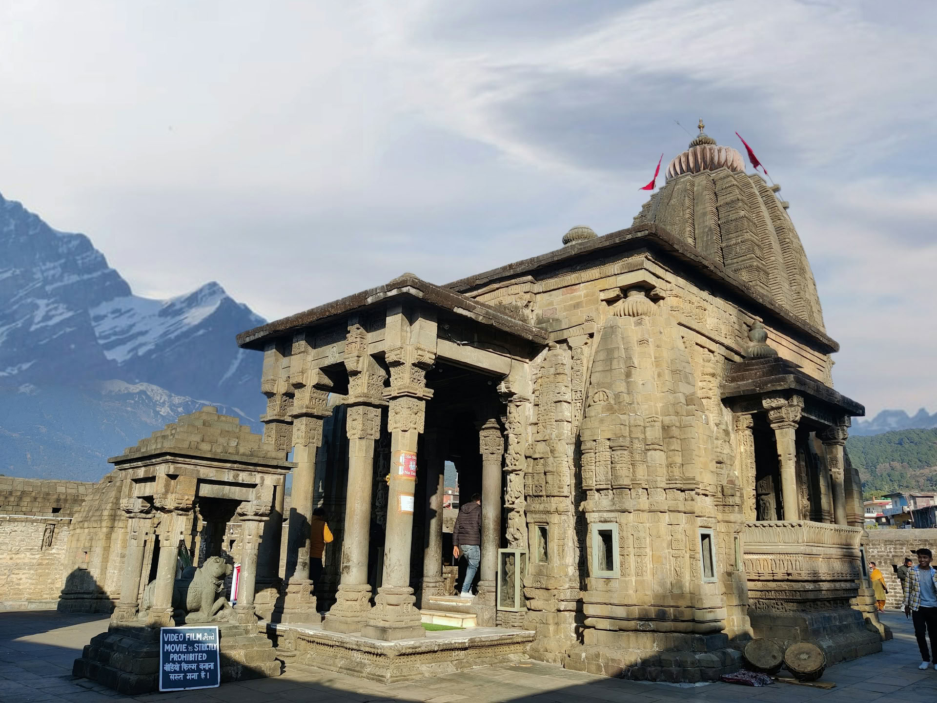 Pyhiltä kukkuloilta kultaisille horisonteille: Dharamshala, Dalhousie & Amritsarin reitti