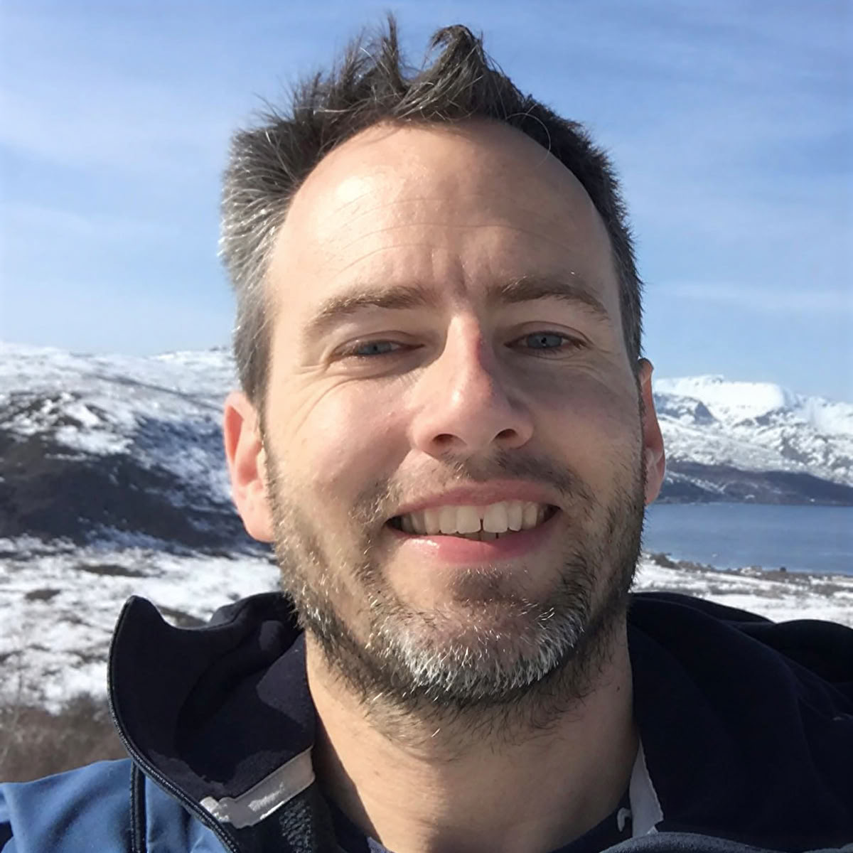 Tantrahieronnan terapeutin koulutus