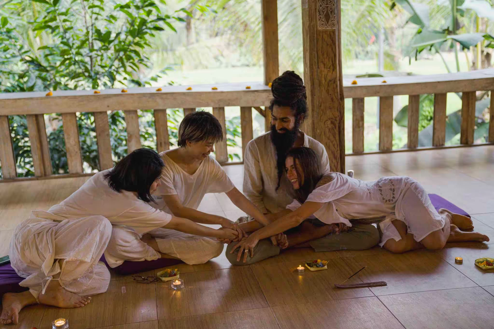 200 tunnin Ashtanga Vinyasa -joogaopettajakoulutus