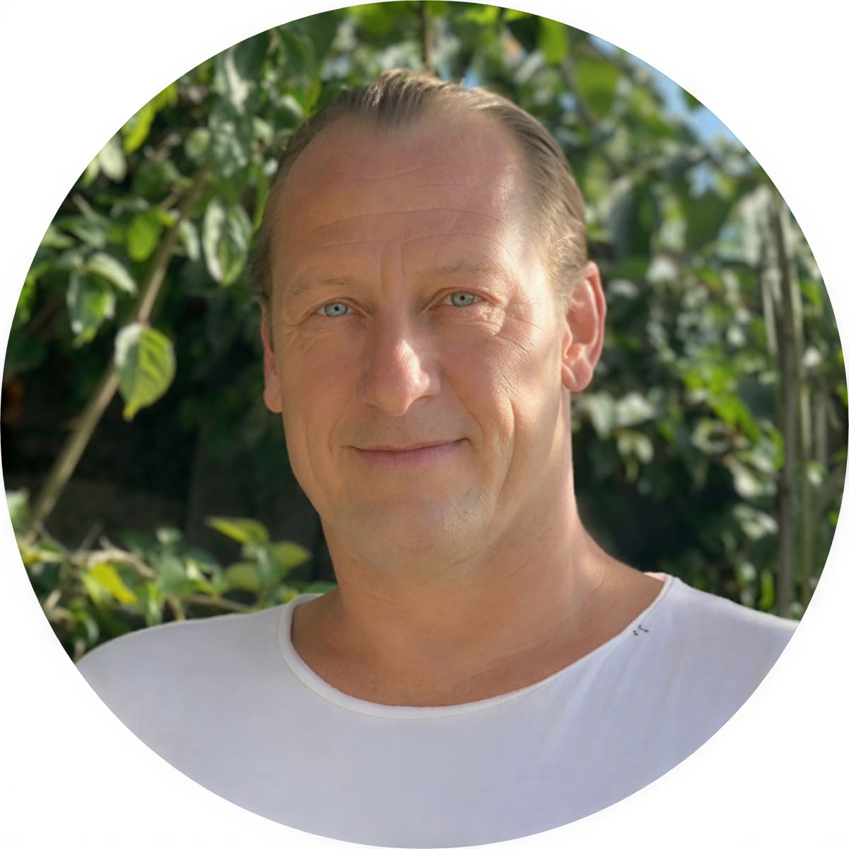 200 tunnin Vinyasa- ja Yin-joogaopettajakoulutus – Peter Kaaberbol Kristensen