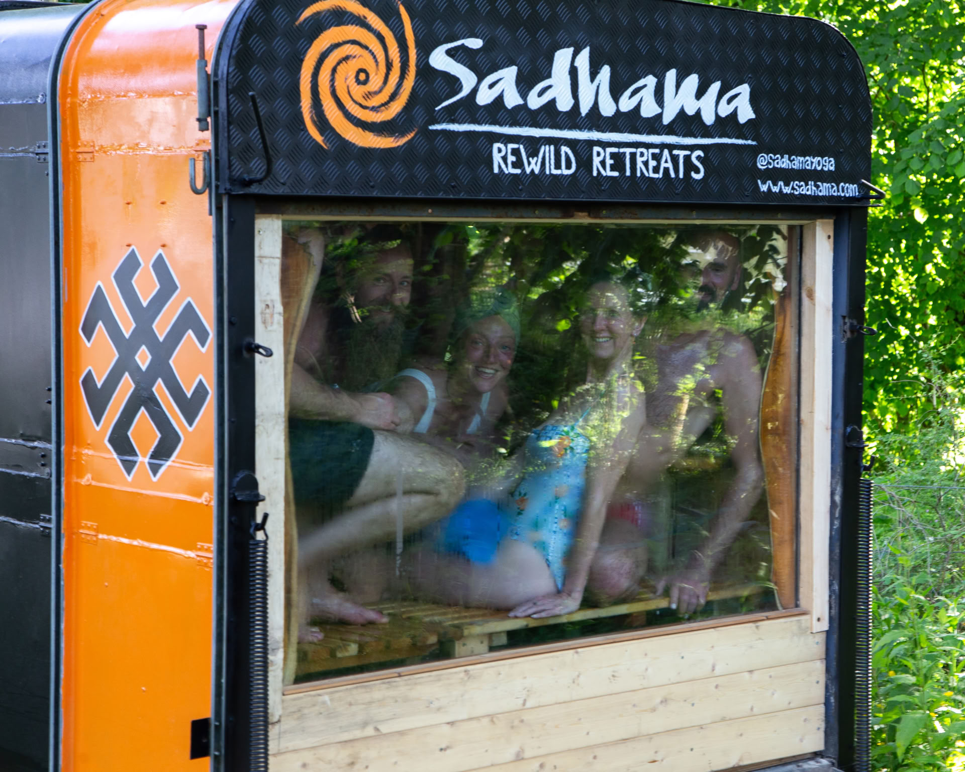Nollaa ja palauta: palauttava jooga-asana