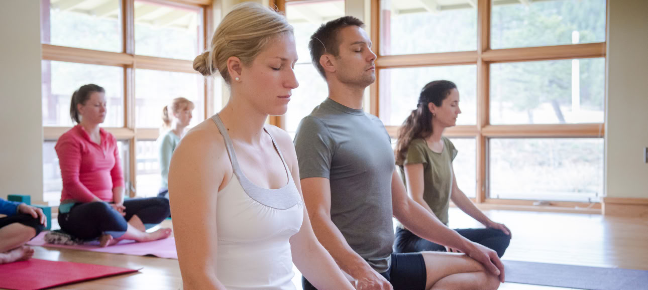 Hiljaisen meditaation intensiivijakso: rakastavan ystävällisyyden kehto