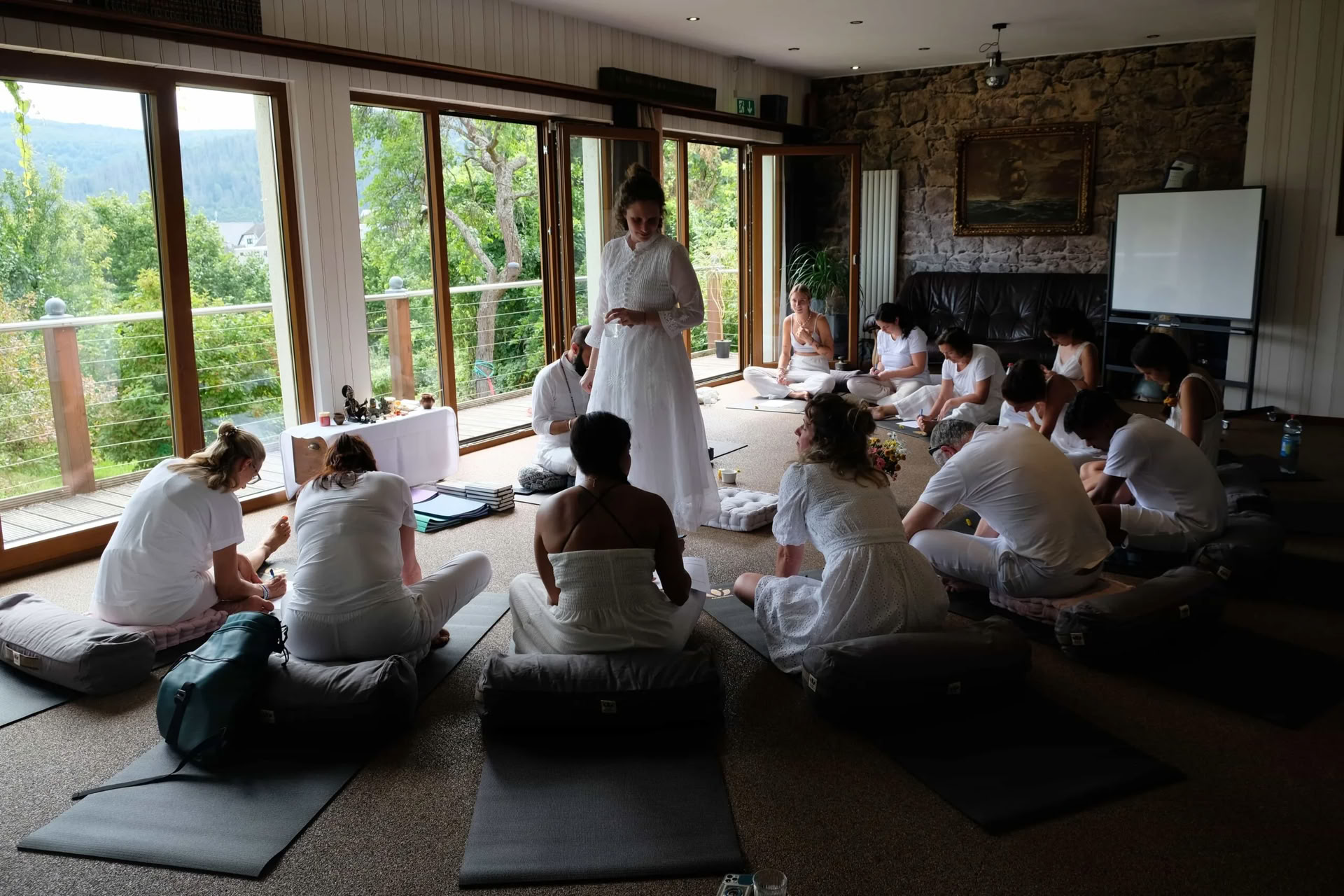 50 tunnin Yoga Nidra -koulutus Saksassa