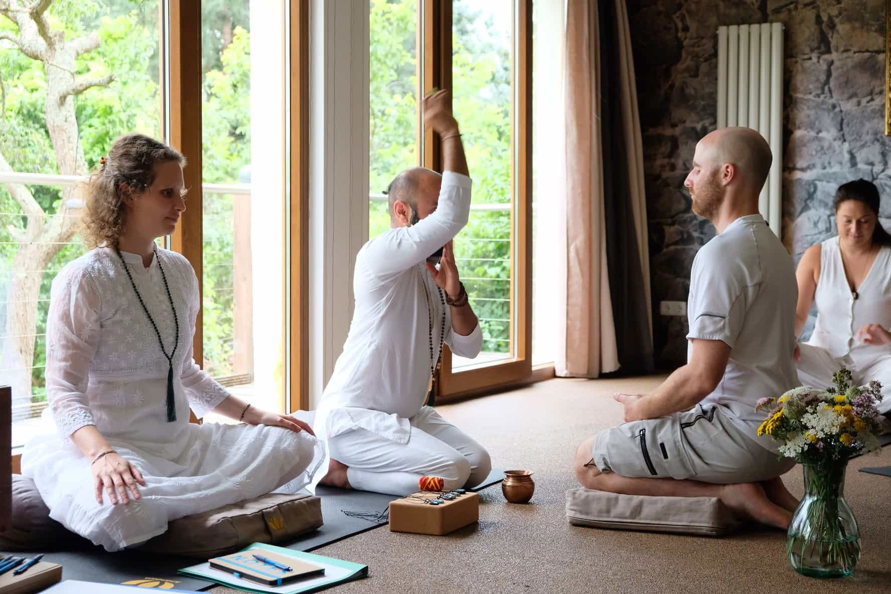 50 tunnin Yoga Nidra -koulutus Saksassa