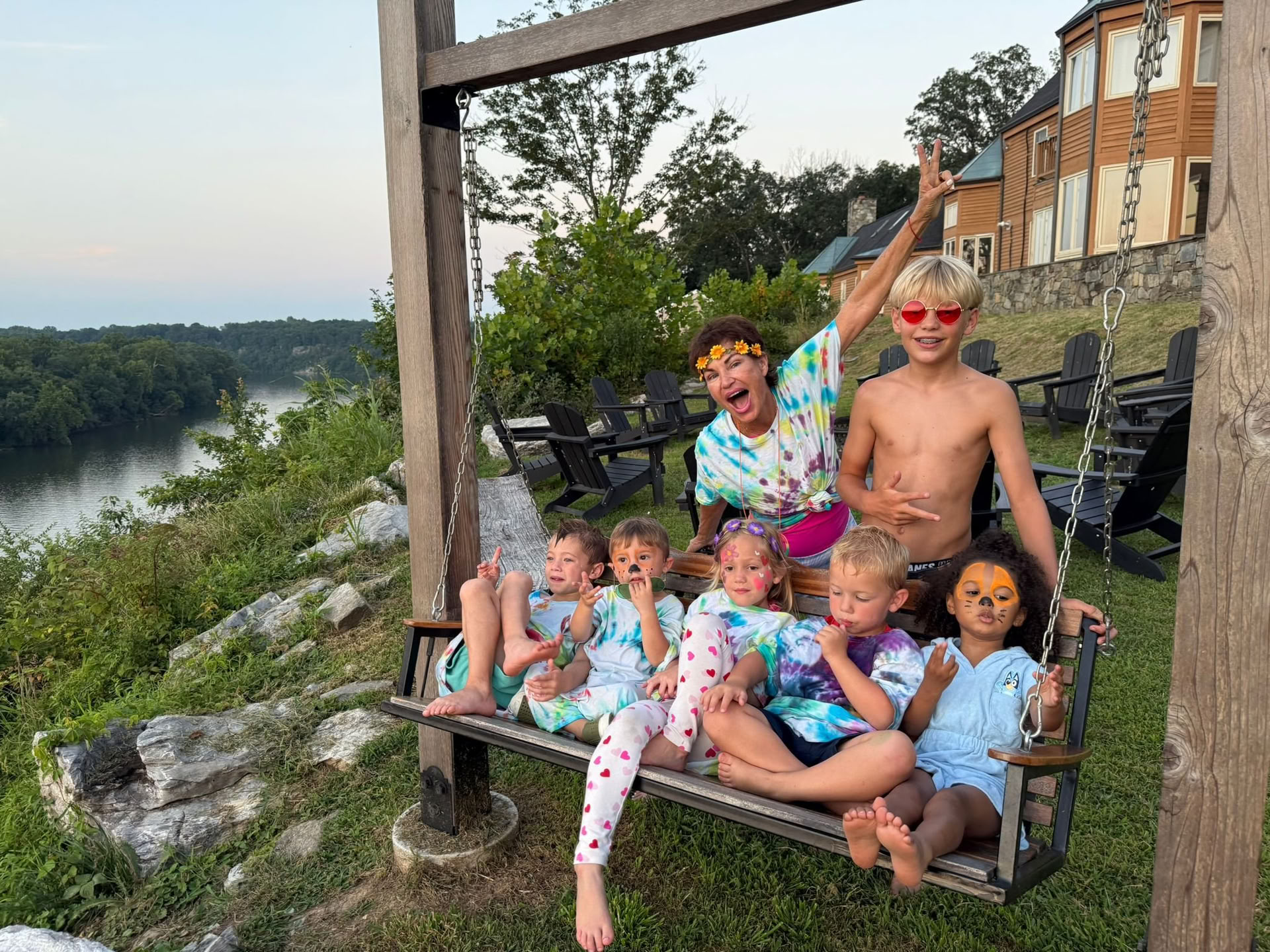 Casa Om Kids Camp Hargobindin ja Sianan kanssa