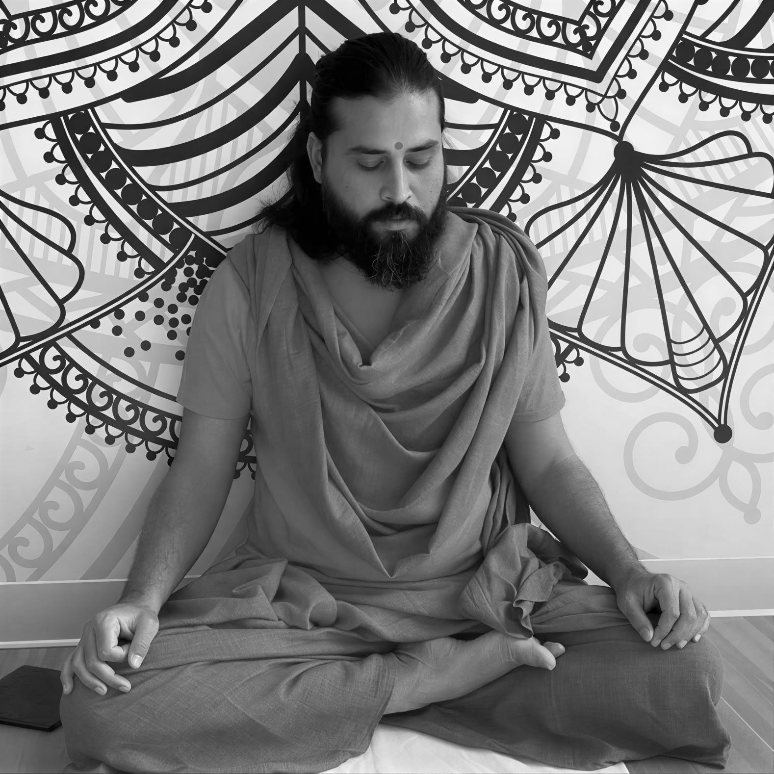 50 tunnin meditaatio- ja pranayama-mestarikurssi (tietoinen hengitys) (YACEP) hybridi