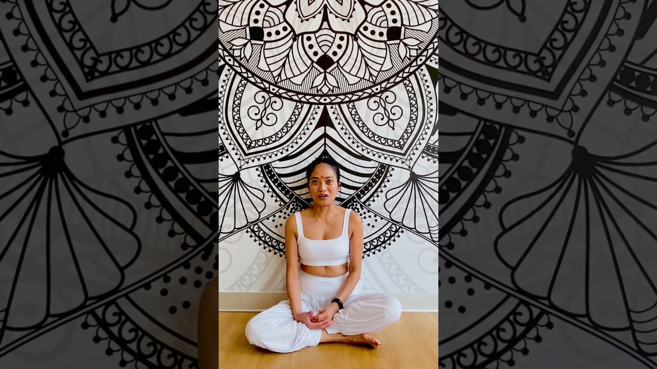 50 tunnin meditaatio- ja pranayama-mestarikurssi (tietoinen hengitys) (YACEP) hybridi