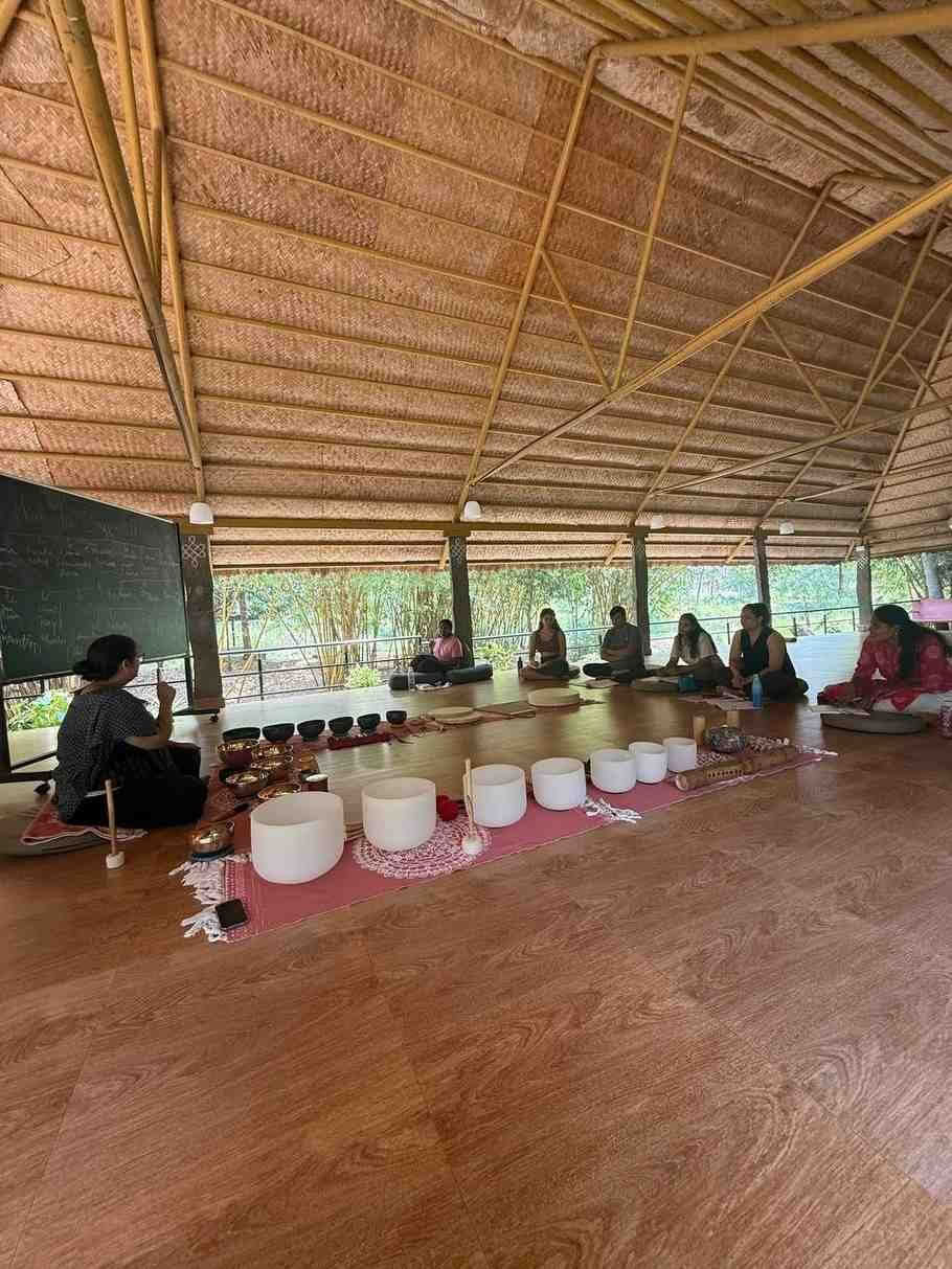 Ääniparannuksen meditaatiokurssi Mysoressa
