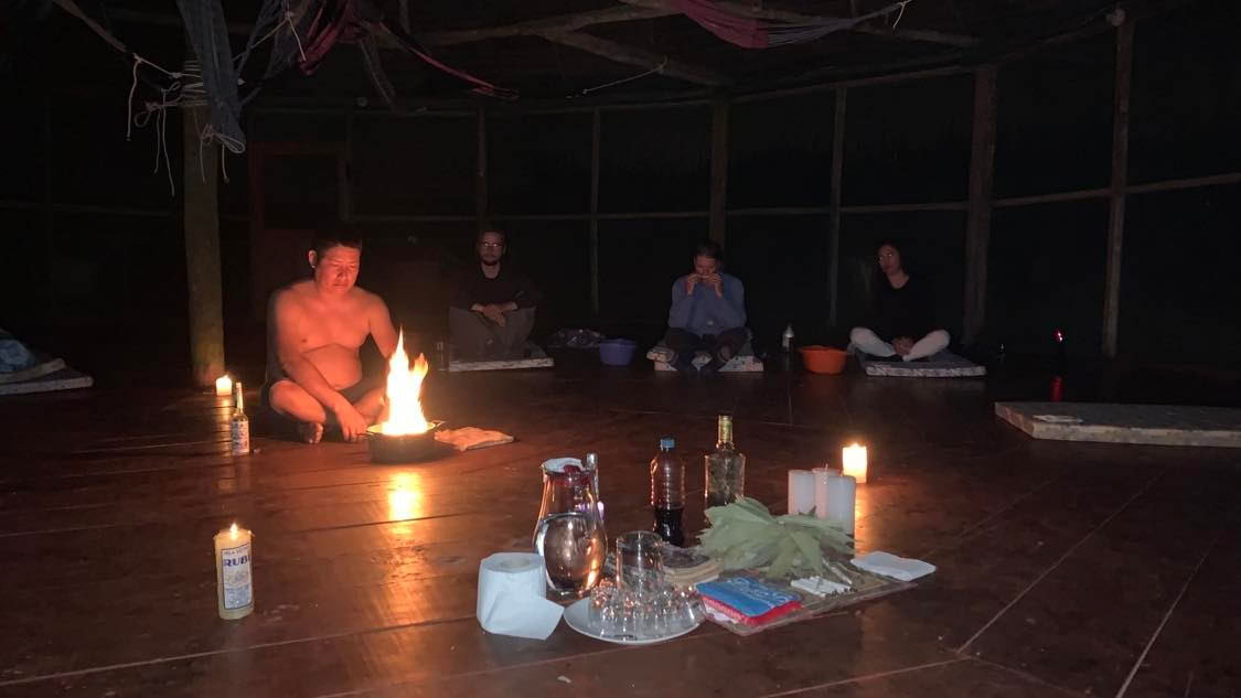 7 päivän ayahuasca-ryhmäretriitti