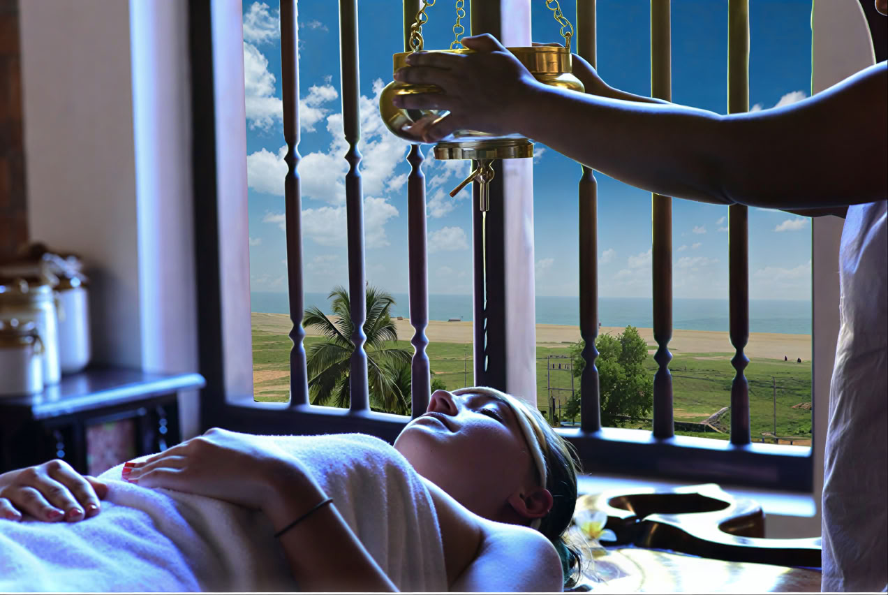 14 yön Panchakarma-aurvedaohjelma Manaltheeram Ayurveda Beach Villagessa, Kovalamissa