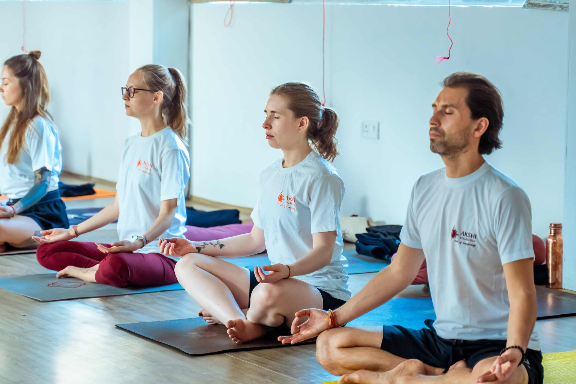 100 tunnin pranayama-opettajakoulutus Rishikeshissä