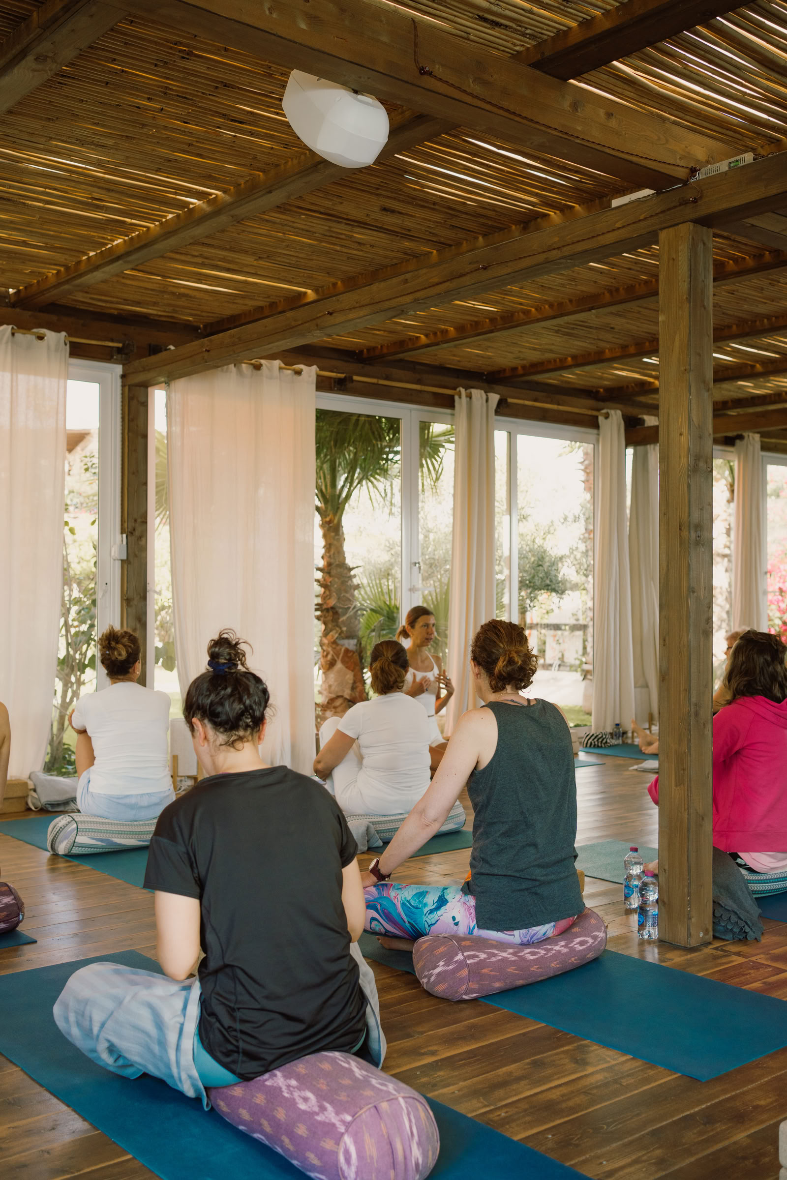 30 tunnin Bhakti-joogaopettajakoulutus Sisiliassa | Rakkauden ydin