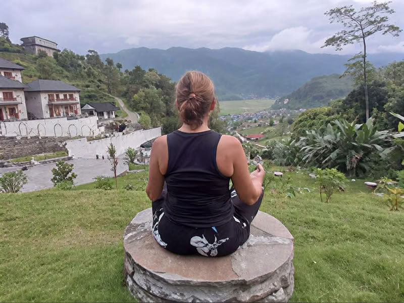 100 tunnin bhakti-joogan työpaja – 11 päivää / 10 yötä