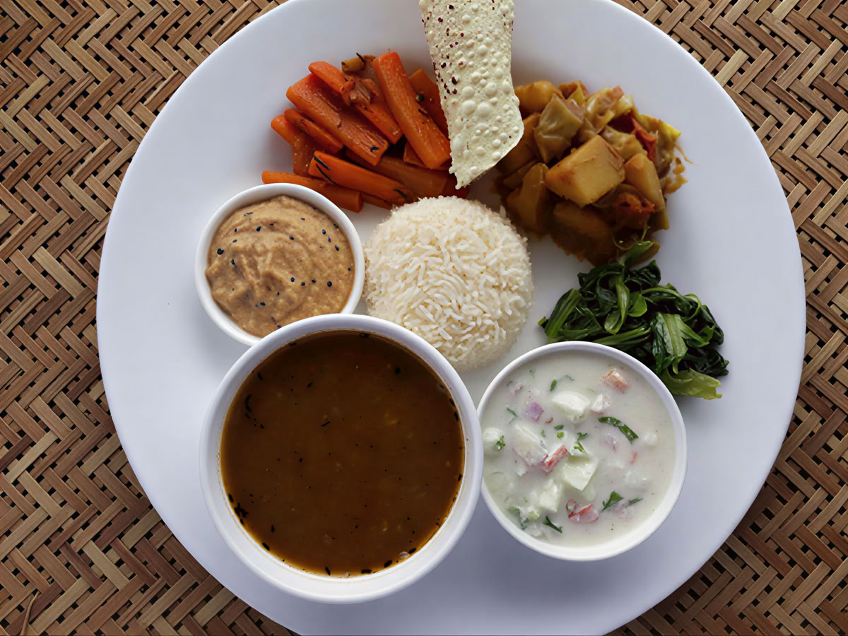 100 tunnin bhakti-joogan työpaja