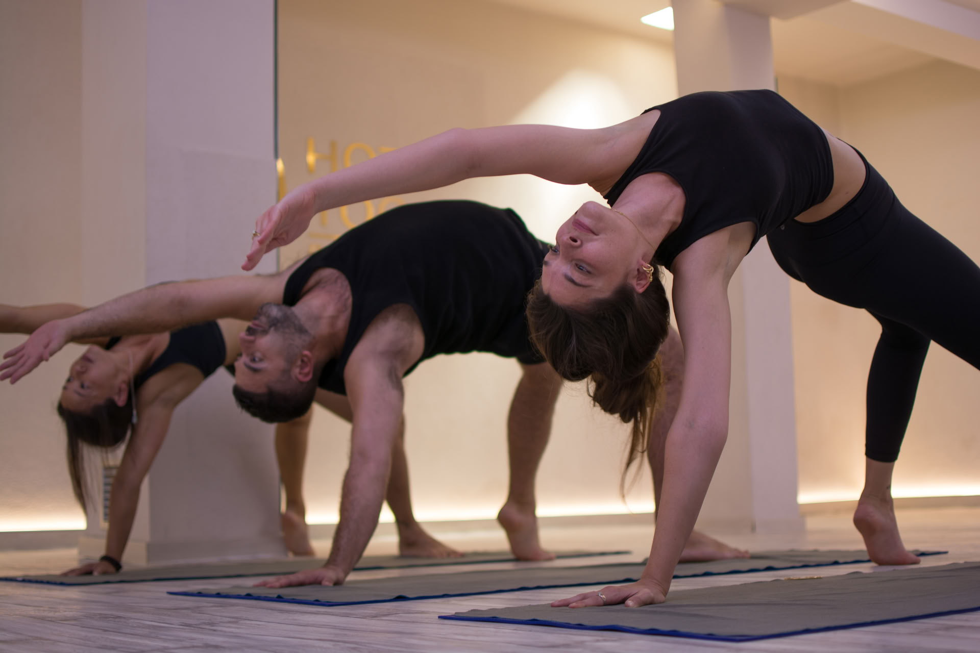 200 tunnin Bikram-joogaopettajakoulutus