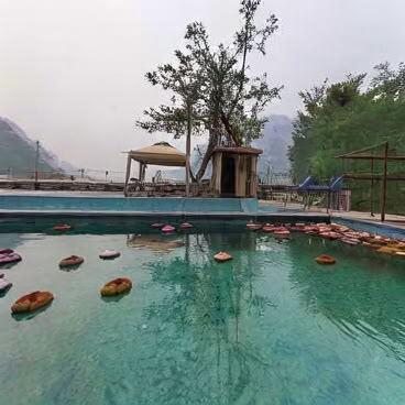 Veda5 Ayurveda- ja joogaretriitti Rishikeshissä