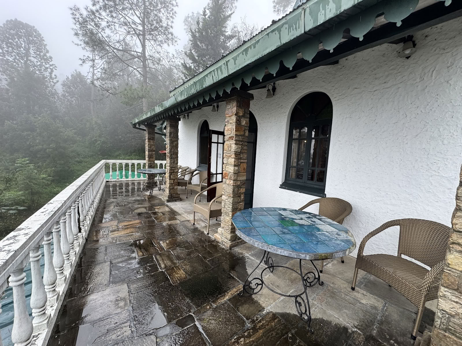 AyurVAID Kalmatia - parantumisen keskus Almorassa, Uttarakhandissa