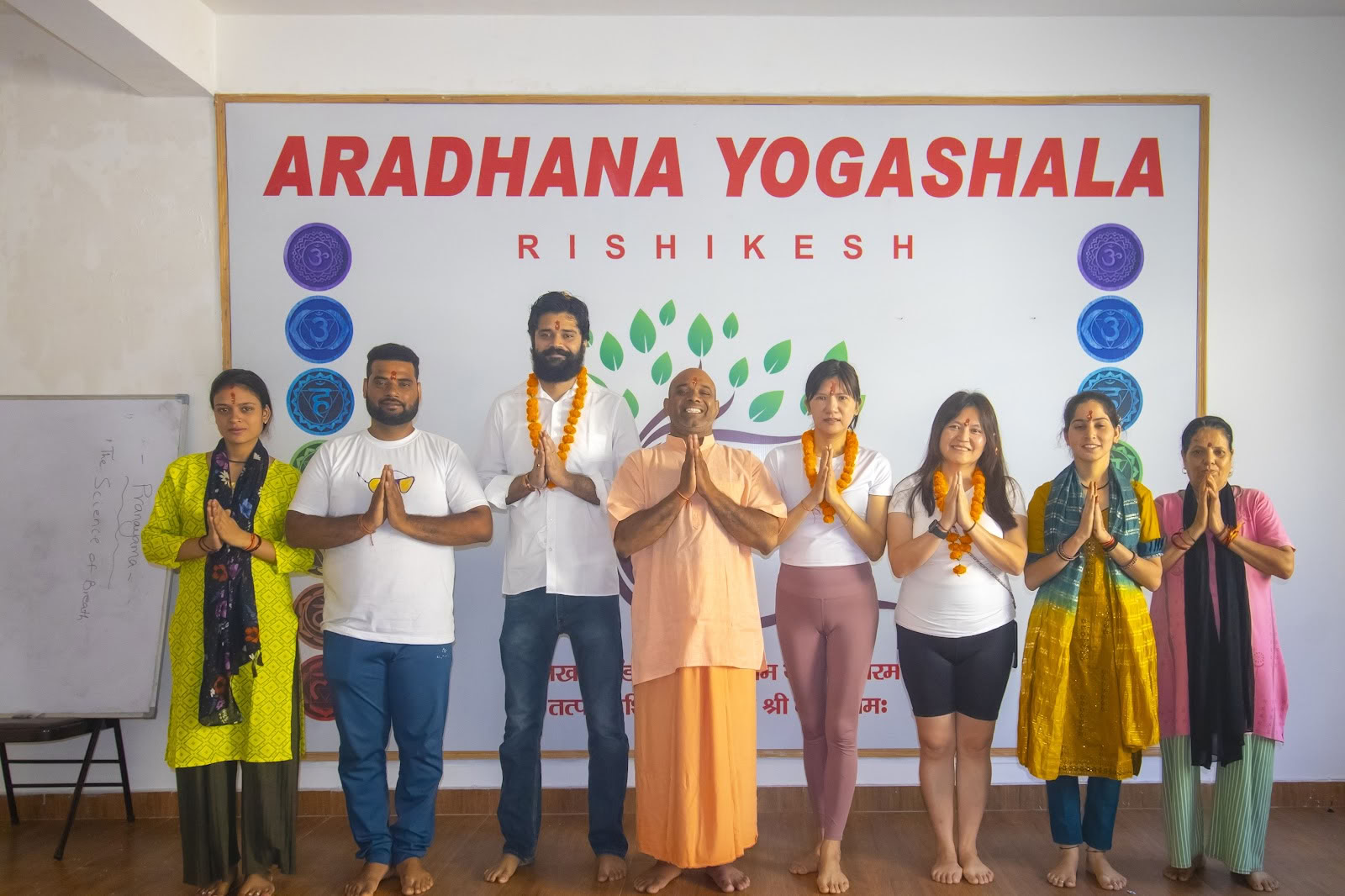 Aradhana Yogashala | Joogaretriittikeskus Rishikeshissä | Joogaopettajakoulutus Rishikeshissä