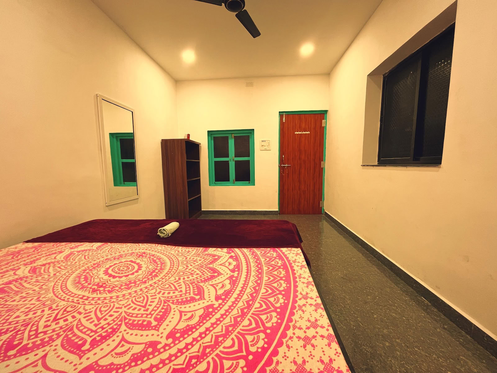 Tapas Yoga India | Paras joogaopettajakoulutus ja joogaretriitti Intiassa