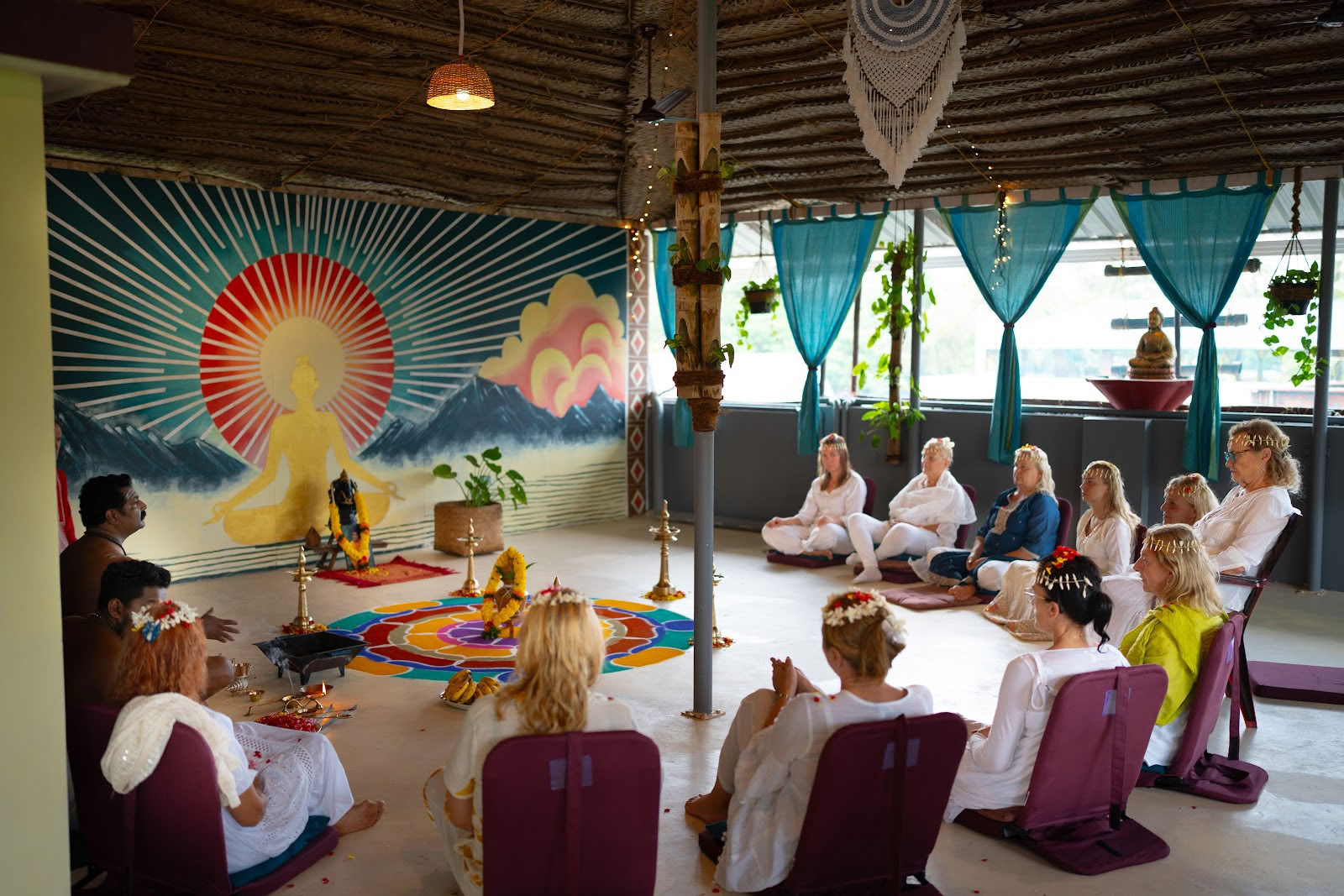 Lalitha Yoga Academy - Joogaopettajakoulutus Varkalassa, Keralassa