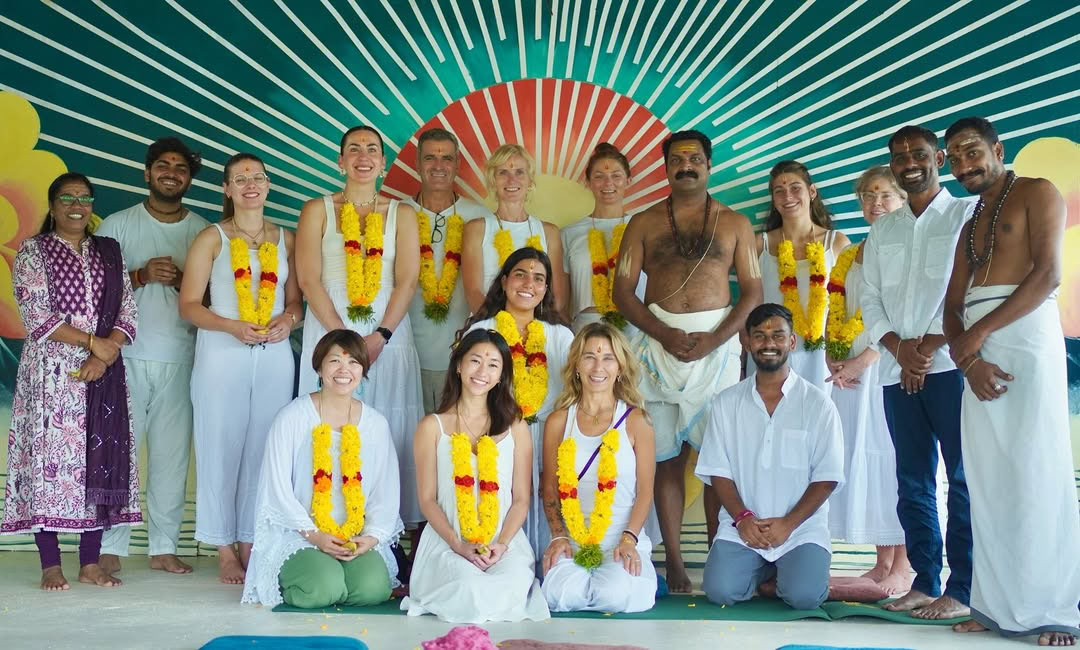 Lalitha Yoga Academy - Joogaopettajakoulutus Varkalassa, Keralassa