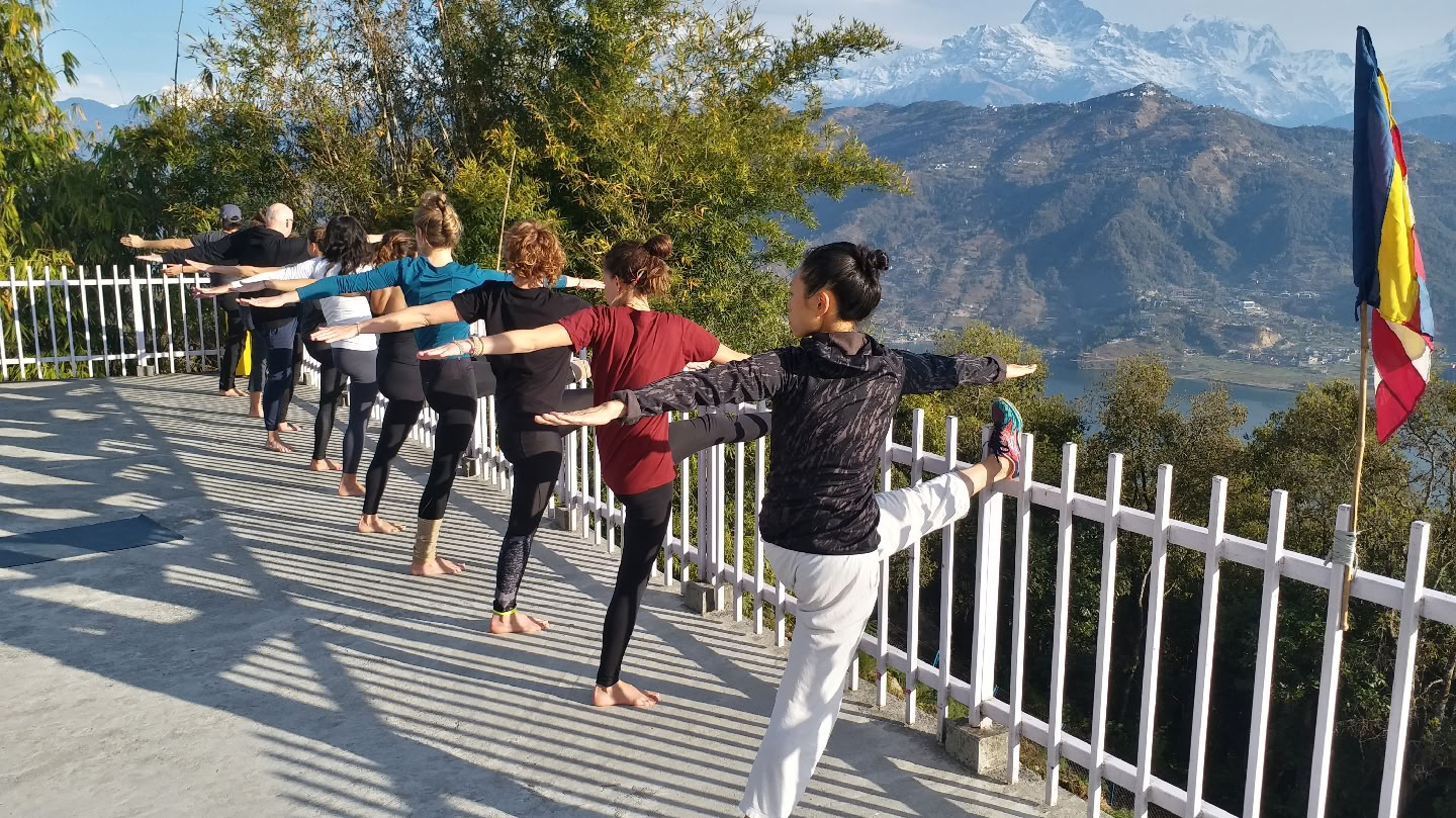 Joogaopettajakoulutus Nepalissa Salamba Yogan johdolla