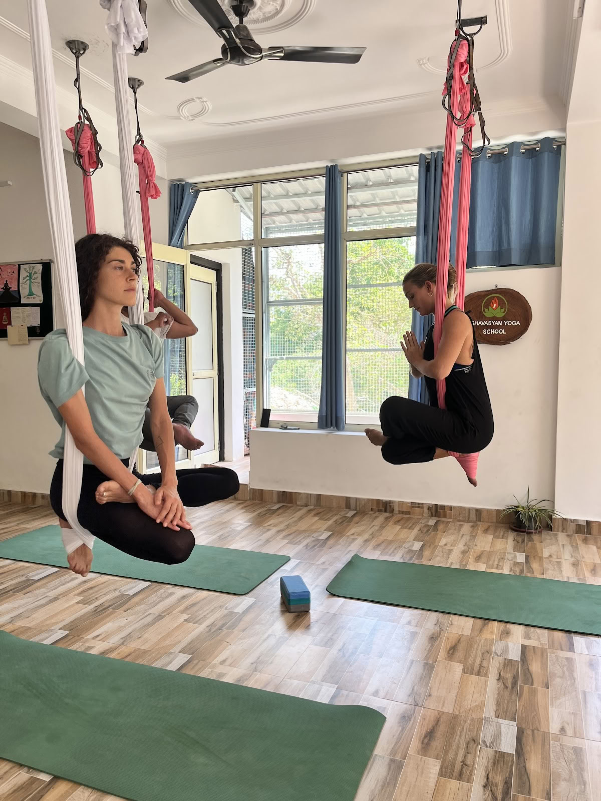 Ishavasyam Yoga -koulu