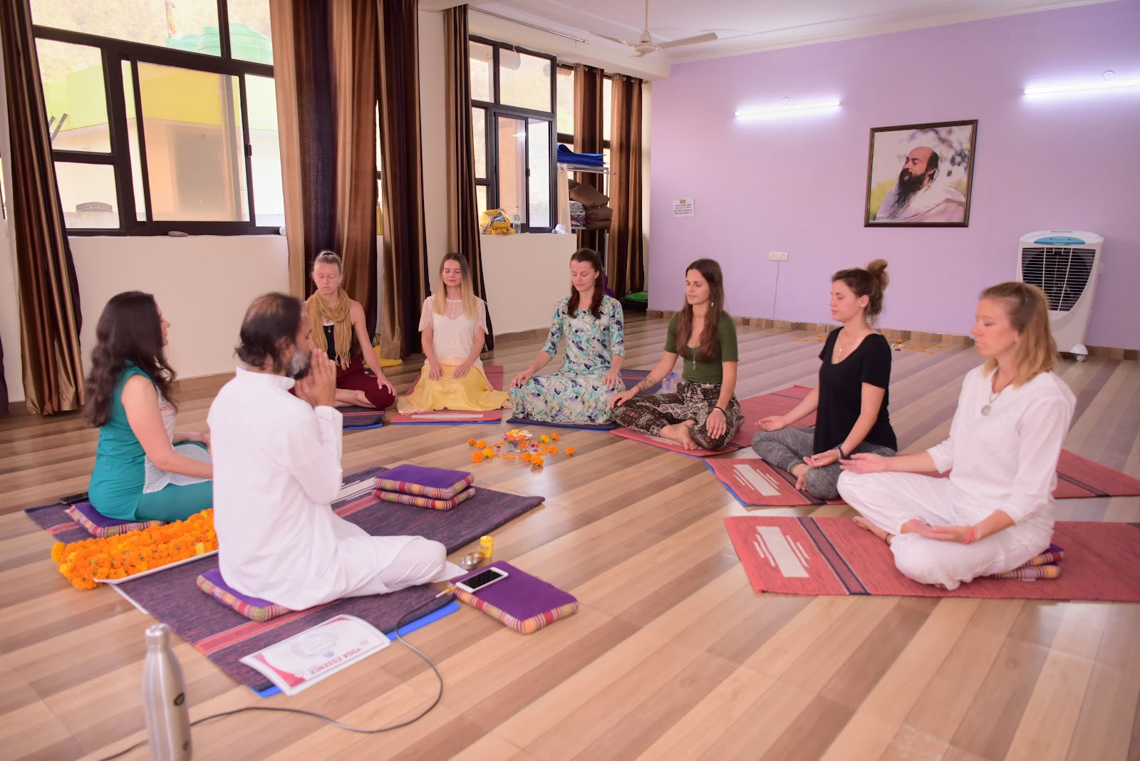 Joogan ydin: Meditaatio-opettajakoulutus ashramissa