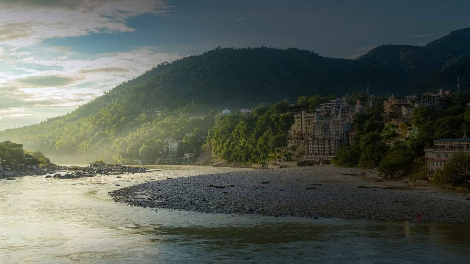 Drishti Yoga School – Rishikeshin paras joogaopettajakoulutuskoulu